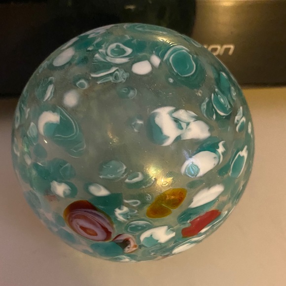 💥Donated💥Glass Paper Weight - Picture 3 of 5